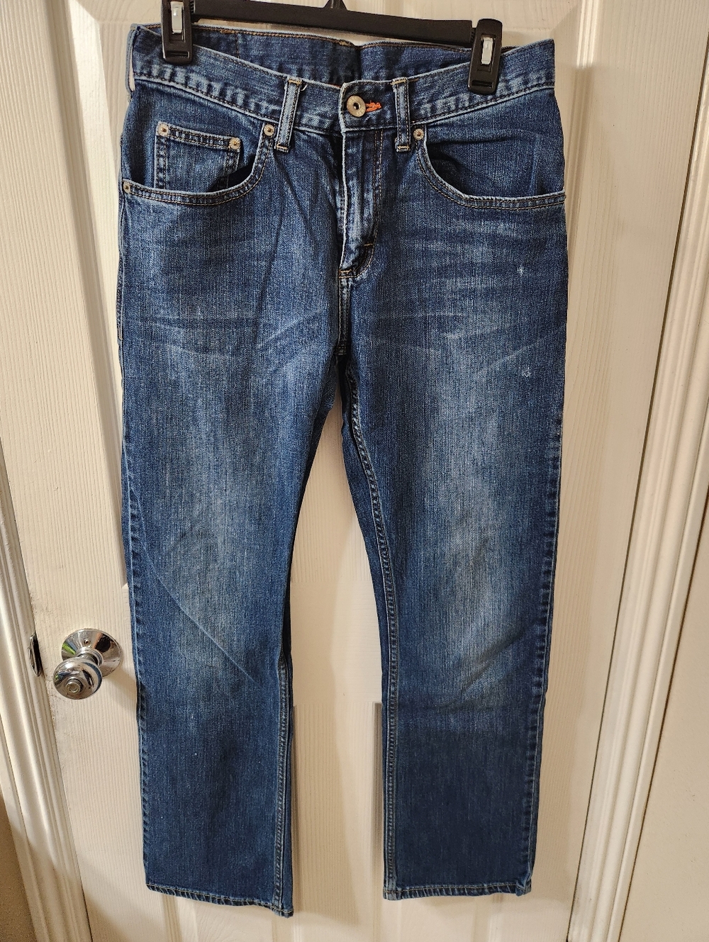 Men's Straight Fit Denim Jeans in Medium Blue